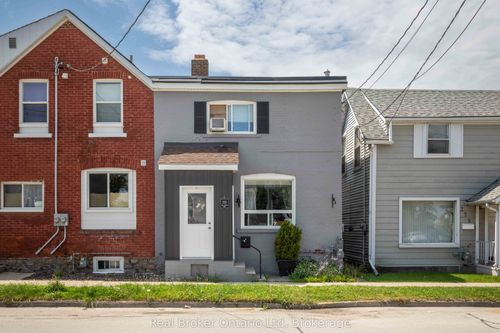 293 11th St E, Owen Sound, ON, N4K1T8 | Card Image