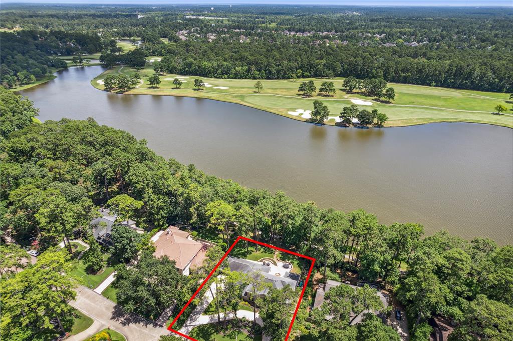 Shorelake Dr, Kingwood, TX 77339