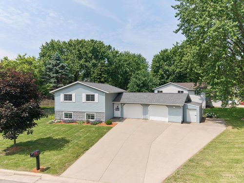 407 4th Ave Ne, Kasson, MN, 55944-1526 | Card Image