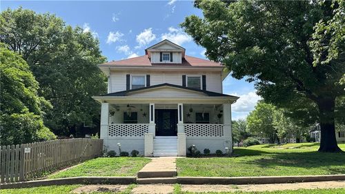 309 College St, Paola, KS, 66071-1516 | Card Image