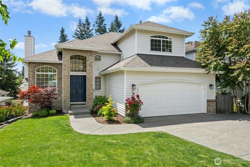 2033 Ne 24th St, Renton, WA, 98056-2258 | Card Image
