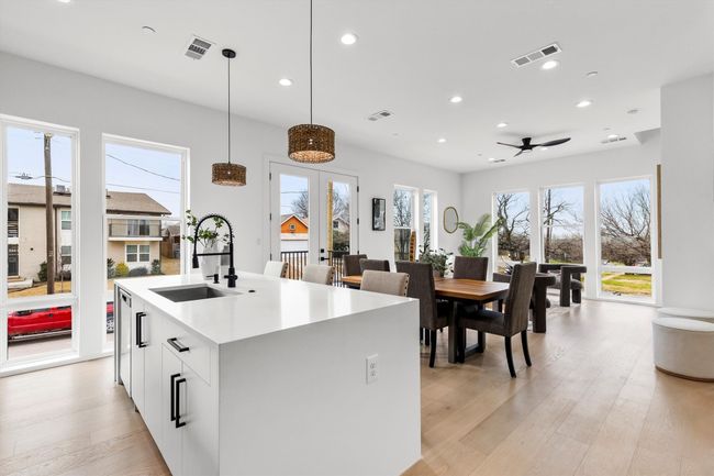 105 - 604 N Ewing Ave, Townhouse with 3 bedrooms, 4 bathrooms and null parking in Dallas TX | Image 13