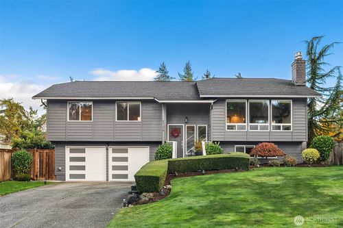 4726 191st Pl Se, Issaquah, WA, 98027-9314 | Card Image