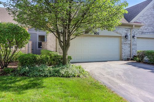 902 Heathrow Ln, Naperville, IL, 60540-0338 | Card Image