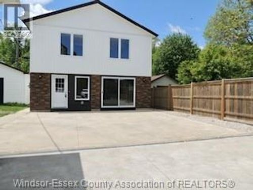 fl-1-3933 Woodward Blvd, Windsor, ON, N8W2Z5 | Card Image