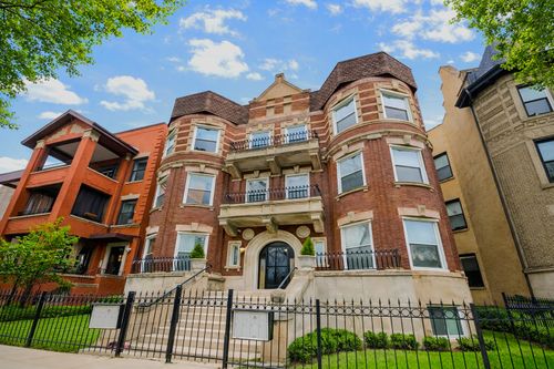 2a-4518 S King Dr, Chicago, IL, 60653-4150 | Card Image