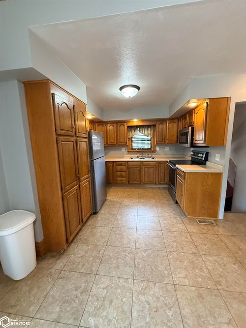 609 1st Ave Se, Clarion, IA, 50525-1601 | Card Image
