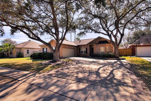 7642 Dallas St, Corpus Christi, TX, 78413-6102 | Card Image