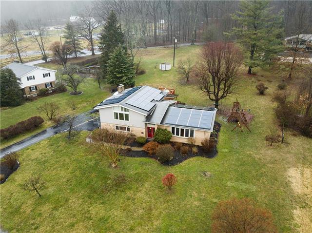 Hill Ct, Center Valley, PA 18034