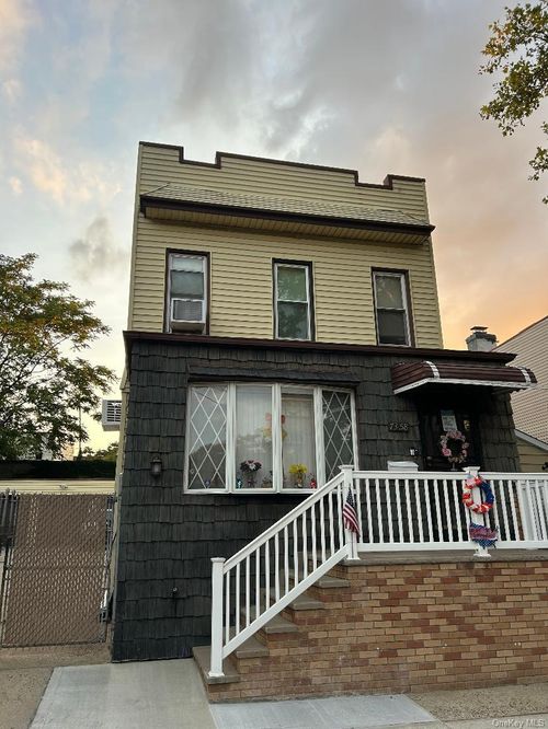 73-58 71st St, Glendale, NY, 11385-7120 | Card Image