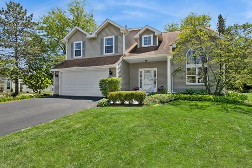 139 N Crooked Lake Ln, Lindenhurst, IL, 60046-6437 | Card Image