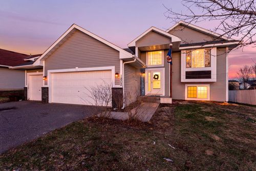 1802 Independence St S, Cambridge, MN, 55008-9387 | Card Image