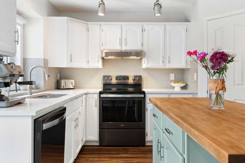 18 West Terrace Drive, Cochrane, AB, T4C1R4 | Card Image