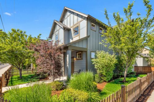 63163 Boyd Acres Rd, Bend, OR, 97701-8516 | Card Image