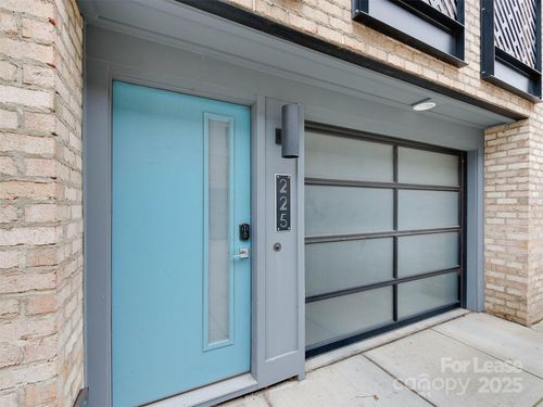 225 Domain Way, Charlotte, NC, 28203-6800 | Card Image