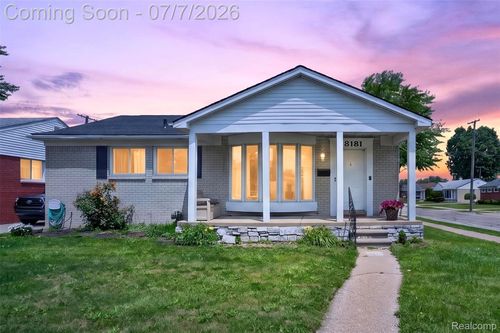 18181 Buckhannon St, Roseville, MI, 48066-4946 | Card Image