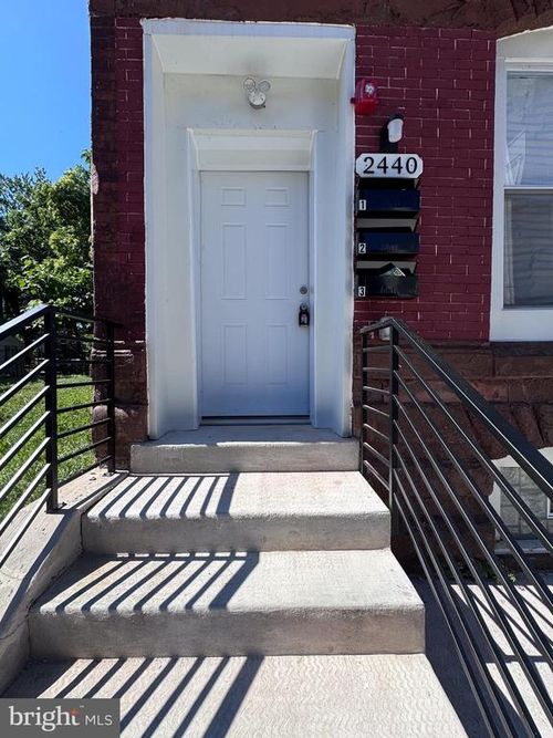 2-2440 Clifford St, PHILADELPHIA, PA, 19121-2906 | Card Image