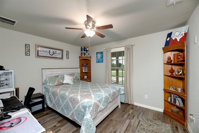 220 Hidden Meadow Trl, House other with 3 bedrooms, 2 bathrooms and null parking in Leonard TX | Image 17