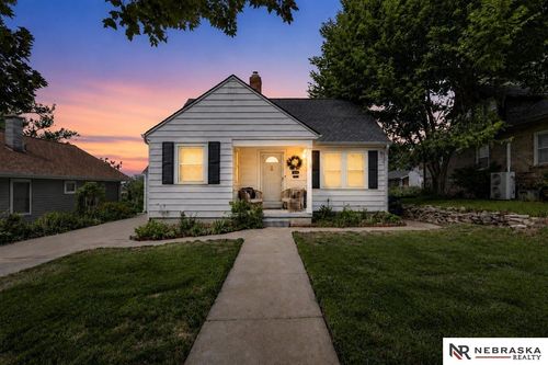 2122 S 40th Street, Omaha, NE, 68105 | Card Image