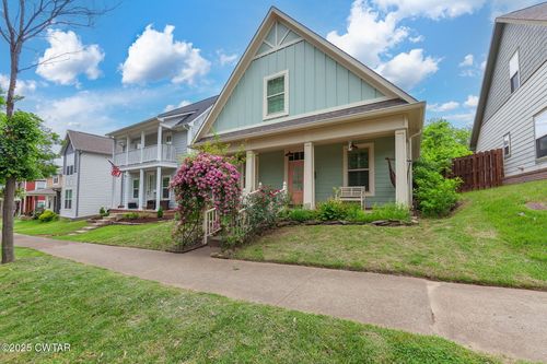 237 Wells St, Jackson, TN, 38301-6061 | Card Image