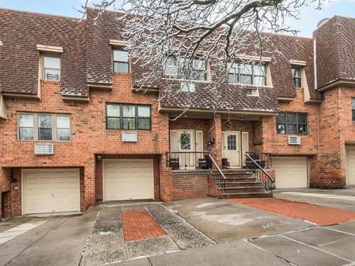 17-24033 69th Ave, Douglaston, NY, 11362-1771 | Card Image