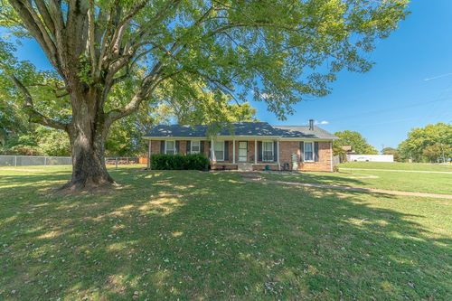 1880 Patricia Dr, Clarksville, TN, 37040-6076 | Card Image