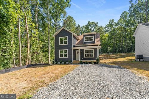 240 Poplar Dr, LOUISA, VA, 23093-5750 | Card Image