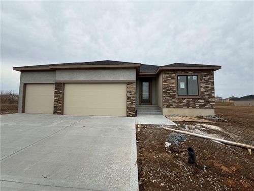 8005 Ne Hoot Owl St, Grain Valley, MO, 64029 | Card Image