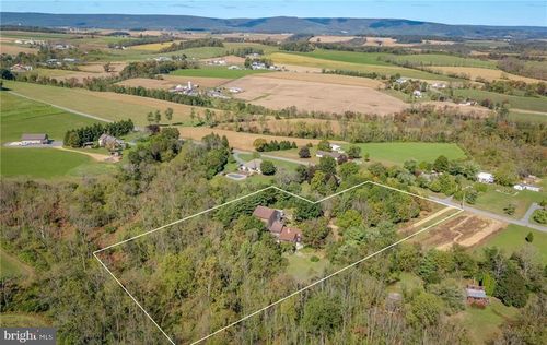 32 Farview Rd, Hamburg, PA, 19526-8630 | Card Image