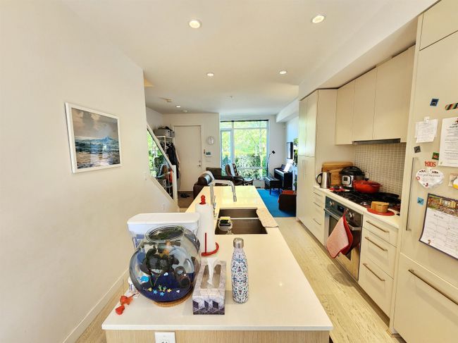 4088 Ash Street, Townhouse with 3 bedrooms, 2 bathrooms and 2 parking in Vancouver BC | Image 9