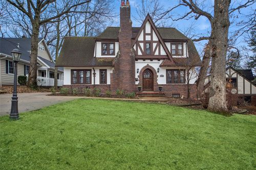 5708 Waterbury Rd, Des Moines, IA, 50312-1330 | Card Image