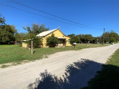 505 S Mary Street, House other with 3 bedrooms, 1 bathrooms and null parking in Comanche TX | Image 2