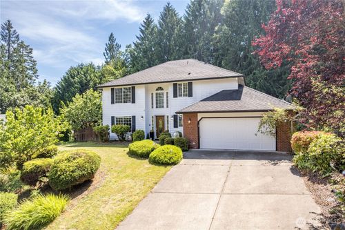 215 W St James Pl, Longview, WA, 98632-9547 | Card Image