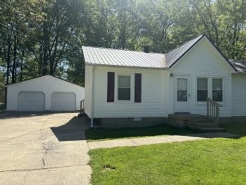 545 Roselawn Dr, Clarksville, TN, 37042-3936 | Card Image