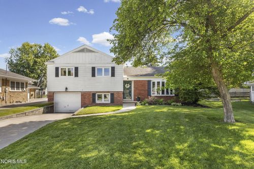 309 Hawthorne Ln, Rossford, OH, 43460-1113 | Card Image