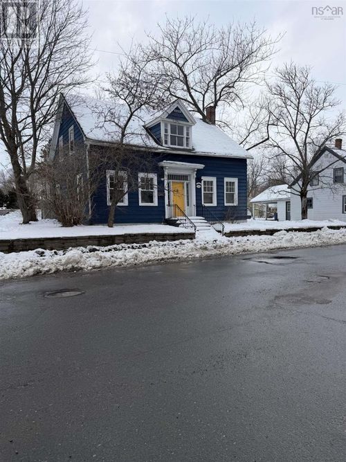 103 College Street, Antigonish, NS, B2G1X6 | Card Image