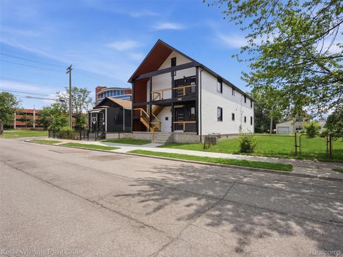 1541 Elm St, Detroit, MI, 48216-1203 | Card Image