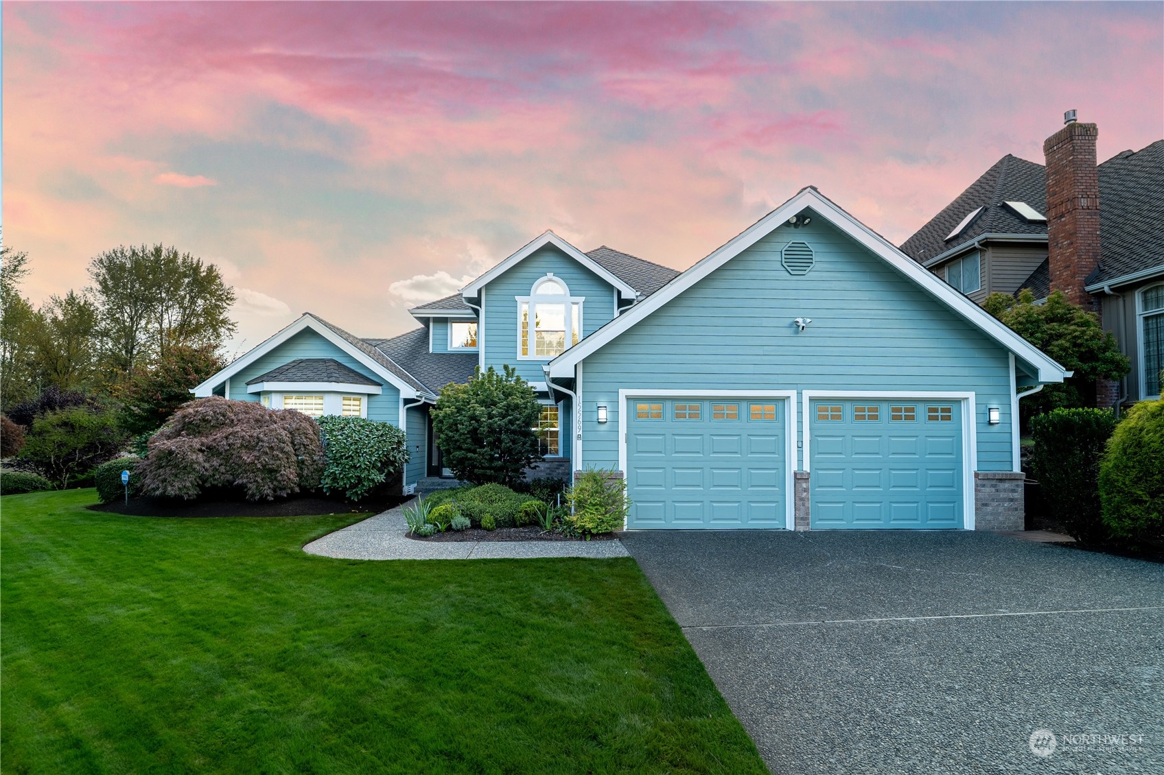 67th Pl, Bellevue, WA 98006