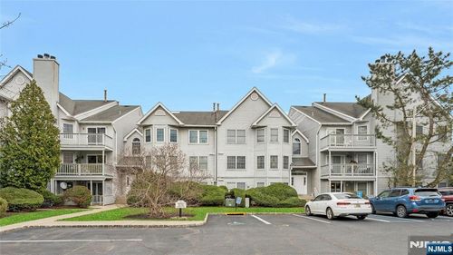 49-49 Quartz Ln, Paterson, NJ, 07501-3344 | Card Image