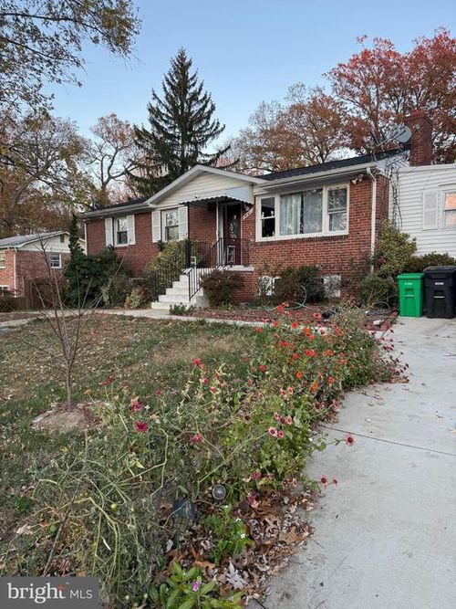 9202 Pinehurst Dr, FORT WASHINGTON, MD, 20744-2438 | Card Image