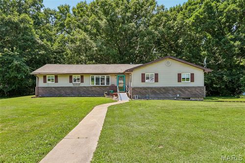 135 Duffs Ln, Hillsboro, IL, 62049-3438 | Card Image