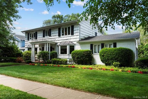 15 Sherwood Ln, Cedarhurst, NY, 11516-2618 | Card Image