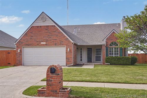 10710 E 115th Pl S, Bixby, OK, 74008-2871 | Card Image