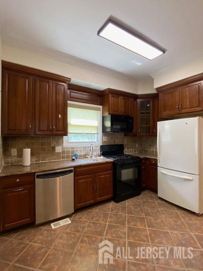 68 Wilmot St, House other with 3 bedrooms, 3 bathrooms and null parking in East Brunswick NJ | Image 15