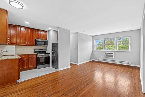 apt-c1-214 Avenue A, Bayonne, NJ, 07002-1272 | Card Image
