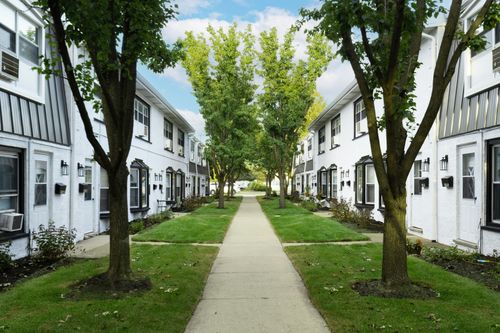 apt-j-1908 Green Bay Rd, Highland Park, IL, 60035-3141 | Card Image