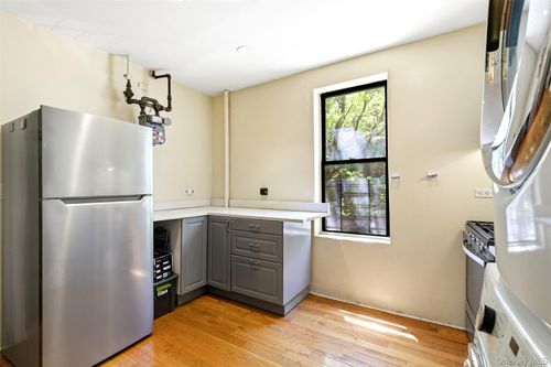 25-501 W 156th St, New York, NY, 10032-7704 | Card Image
