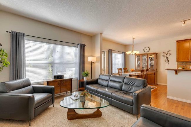 74 Kinlea Way Nw, Home with 3 bedrooms, 2 bathrooms and 4 parking in Calgary AB | Image 16