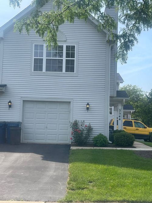 2544-2544 Dickens Dr, Aurora, IL, 60503-5761 | Card Image