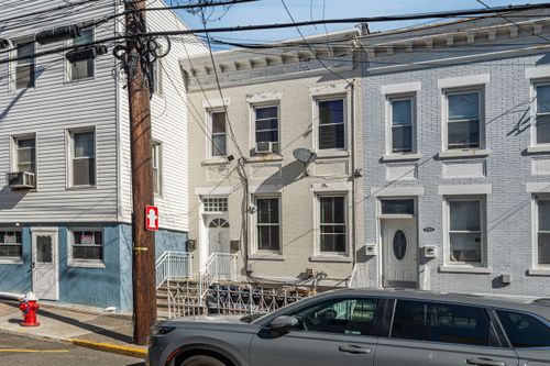 318 70th St, Guttenberg, NJ, 07093-2416 | Card Image